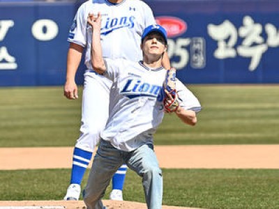 NCT 제노 KBO 개막전 시구자로 나서 화제