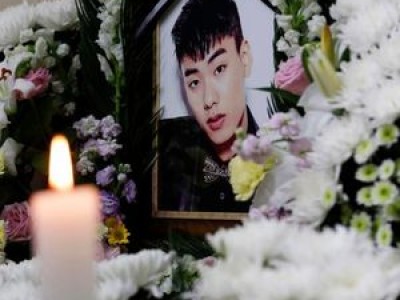 아이언 자살로 4년 유족 아직도 울고 있다