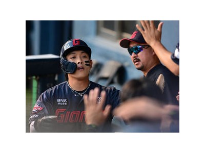 황성빈 롯데 역사에 도전하는 돌격대장 되기로 하다