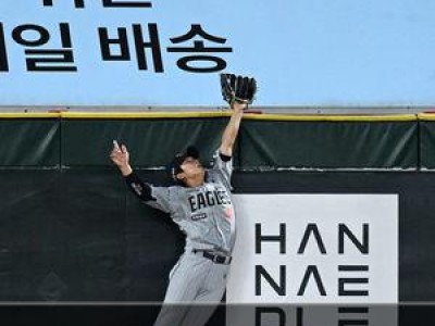 최인호가 팬들 심금 울린 미친 호수비